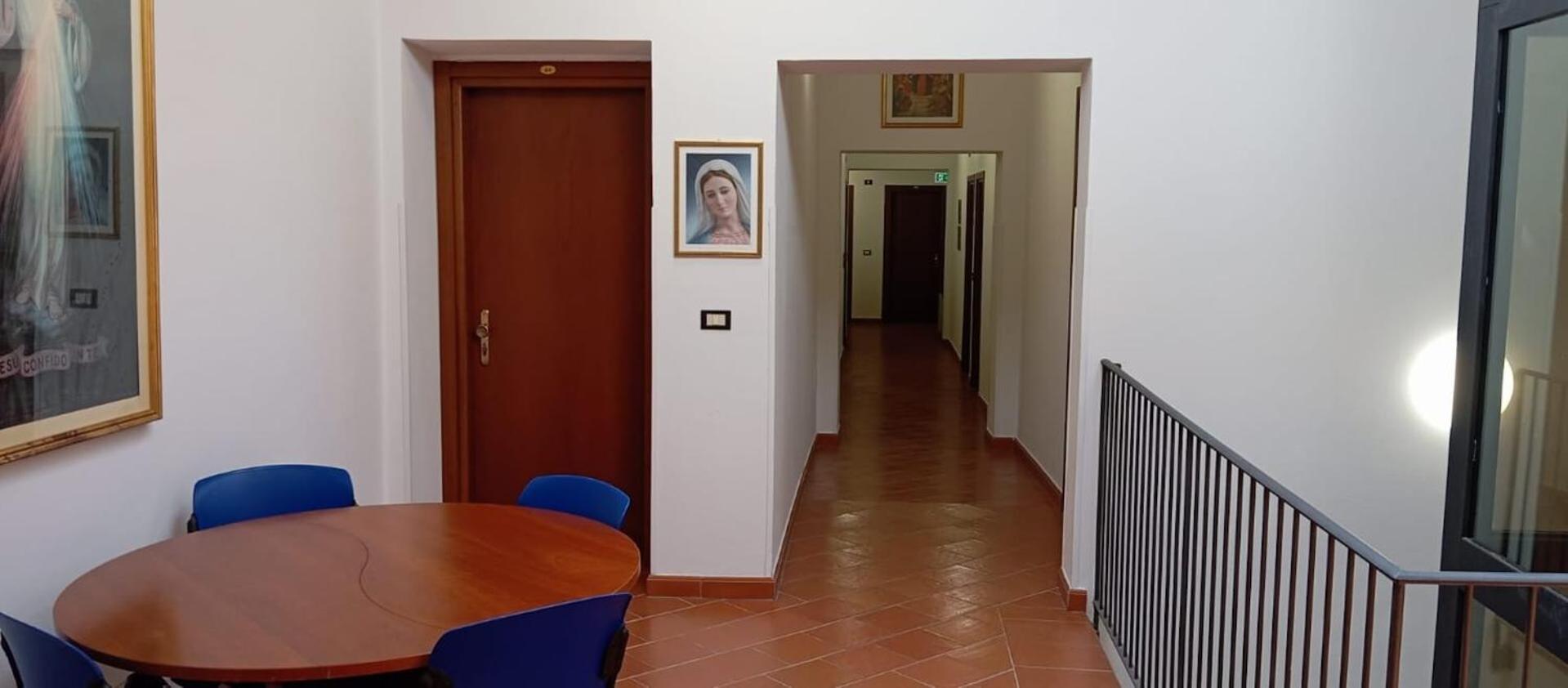 Casa Famiglia Di Nazareth Hotel Loreto Buitenkant foto