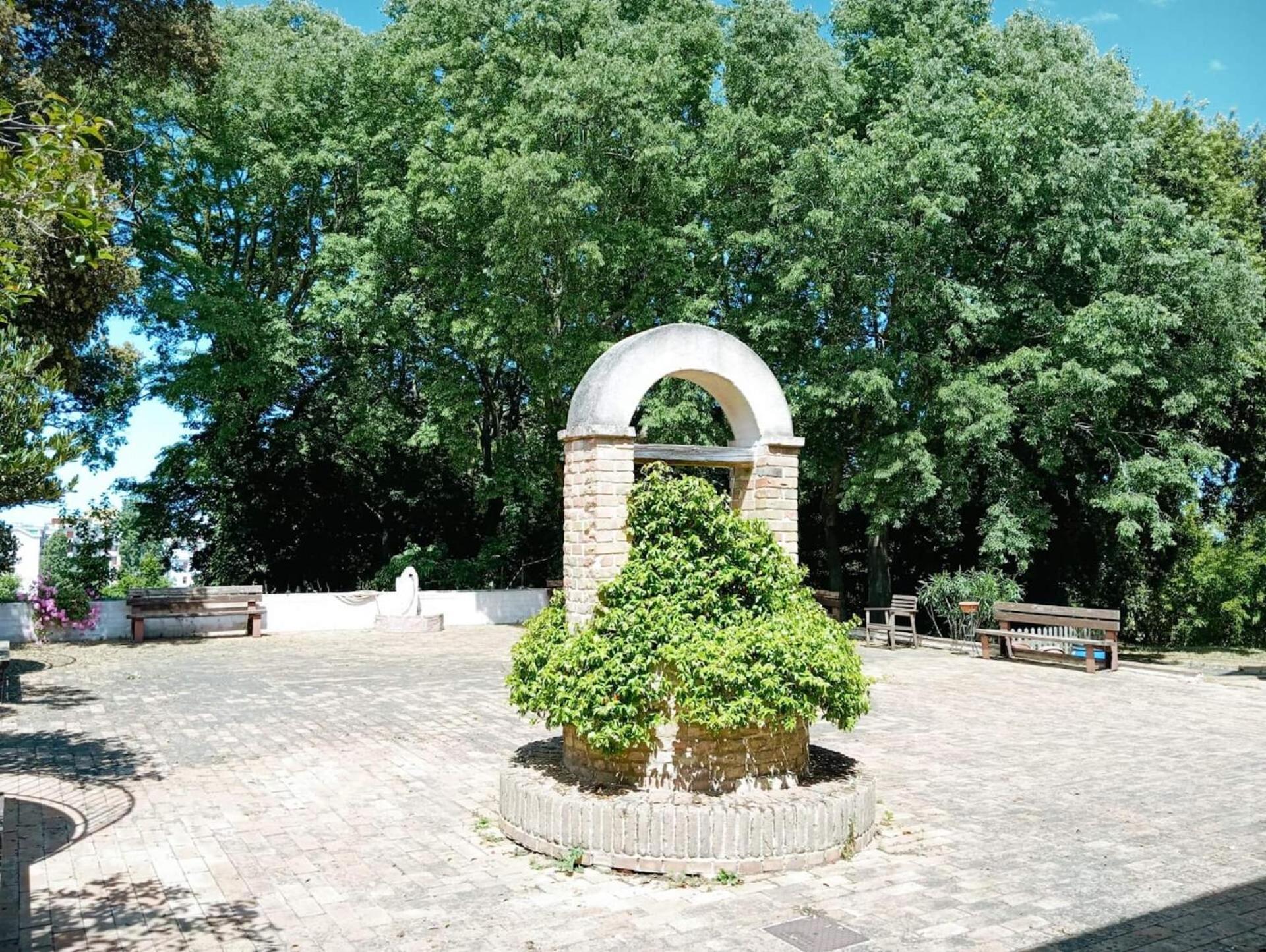 Casa Famiglia Di Nazareth Hotel Loreto Buitenkant foto
